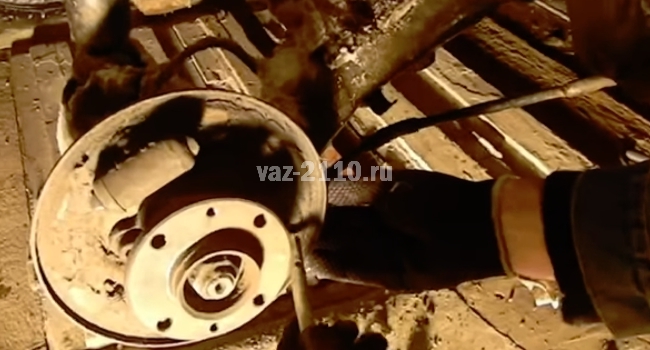 Порядок замены тросов стояночного тормоза ВАЗ 2110