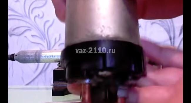 Как разобрать втягивающее реле стартера на ВАЗ 2110