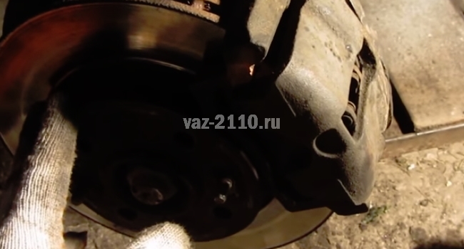 Снятие и установка суппорта на ВАЗ 2110